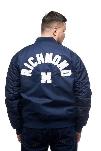 Kurtka_Richmond_X_s_logotipom_na_spine_10249