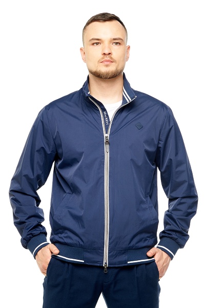 Kurtka_vetrovka_HACKETT_na_molnii_10024