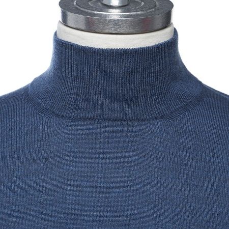 Dzhemper_ALAN_PAINE_s_vorotom_stojkoj_10538