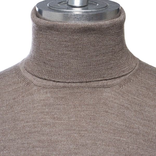 Vodolazka_ALAN_PAINE_bezhevaya_10558